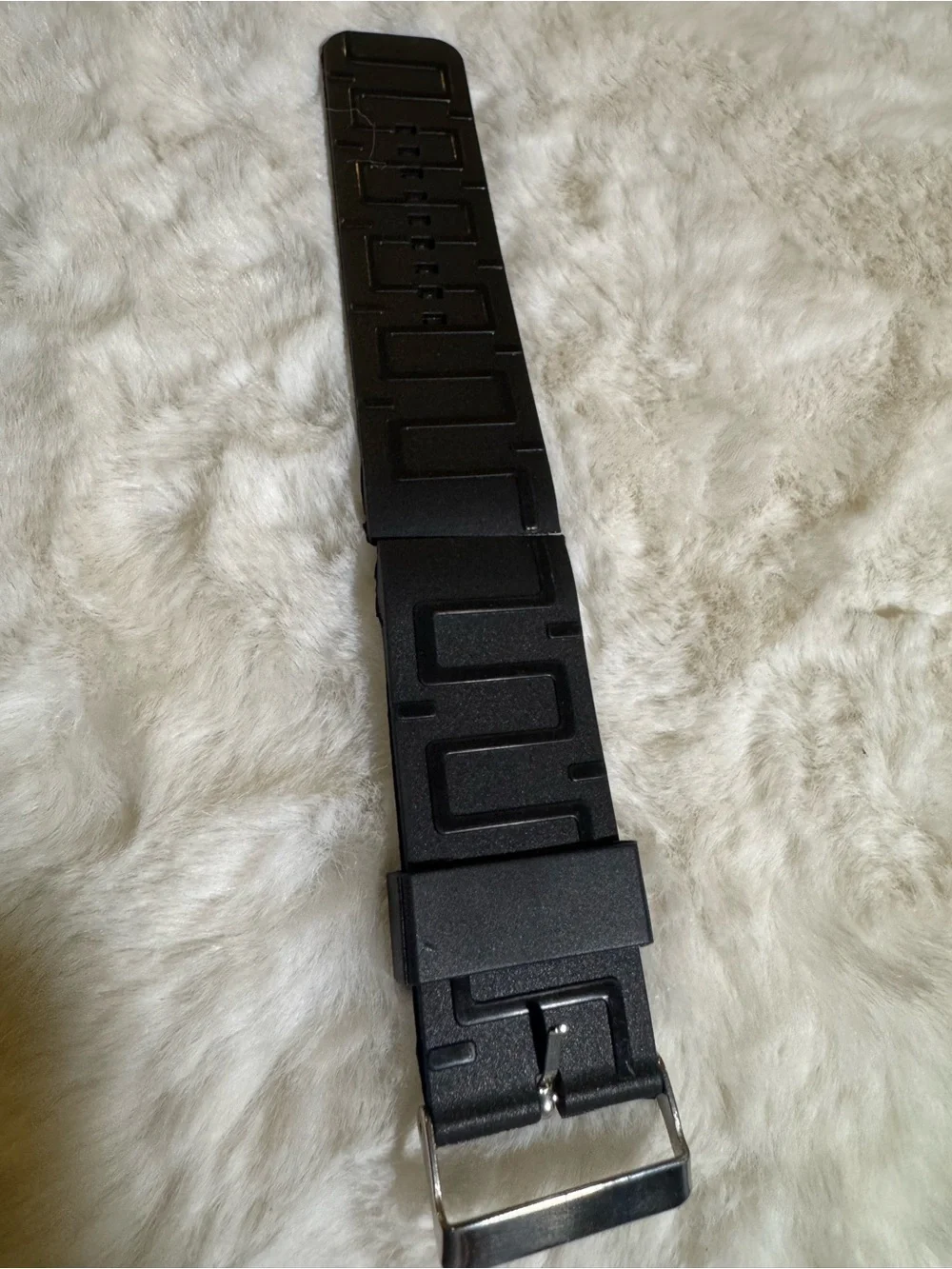Black Textured Rubber Watch Strap with Gold-Tone wristband 32mm
